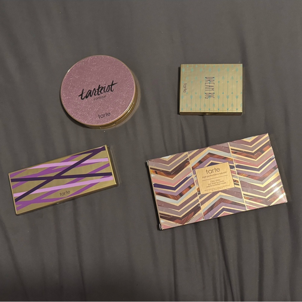 Tarte bundle! Eyeshadow and highlighter and contouring palettes, never used - Picture 2 of 2
